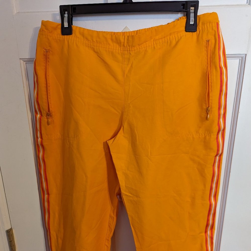 Nike Dri-FIT Athletic Pants Bright Orange Capri Length Zip Pockets Ladies sz L